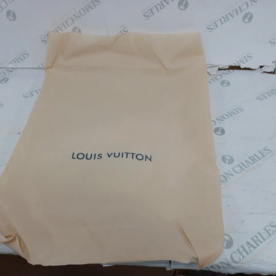 LOUIS VUITTON BLACK HANDBAG WITH TRAVEL BAG