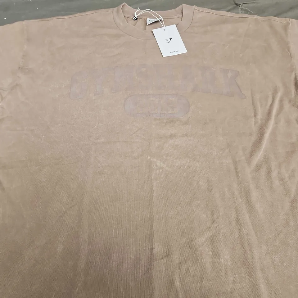 GYMSHARK COLLEGIATE SHADOW WASHED TEE - SIZE M