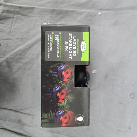 BOX OF APPROXIMATELY 12 ASSORTED ITEMS TO INCLUDE: LADYBIRD LIGHTS AND CHRISTMAS MUG