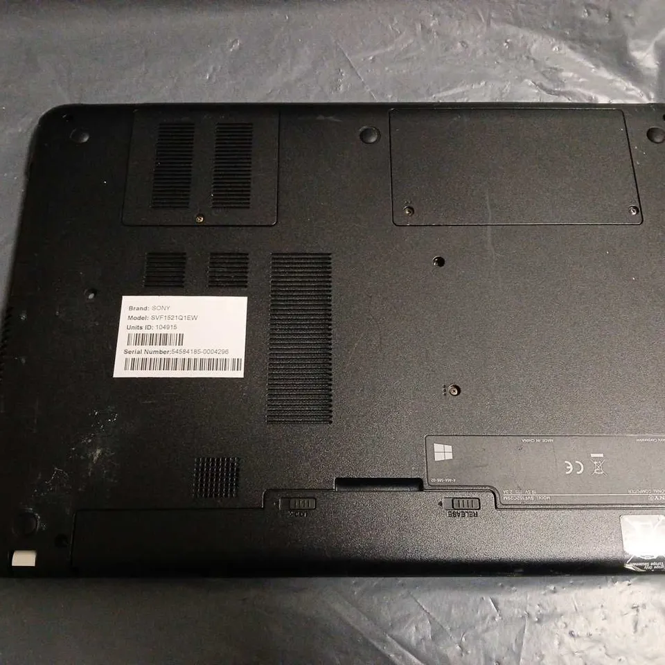 SONY VAIO LAPTOP SVF1521Q1EW