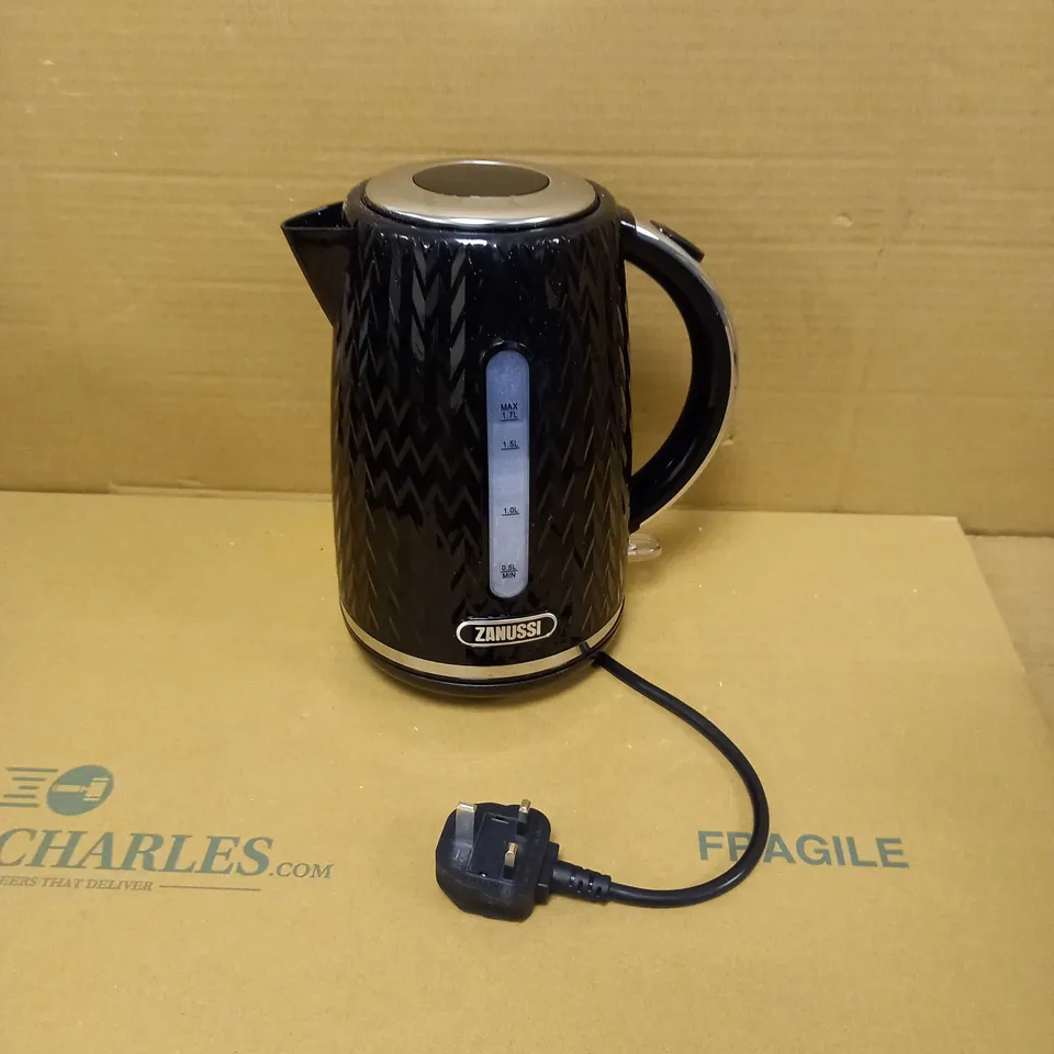 ZANUSSI BLACK CORDLESS KETTLE 