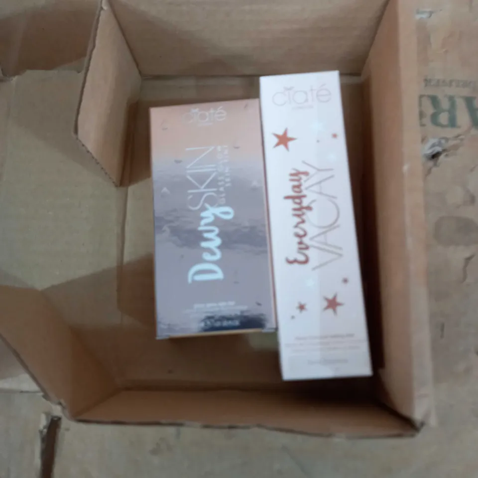 EVERYDAY VACAY MAKEUP KIT 