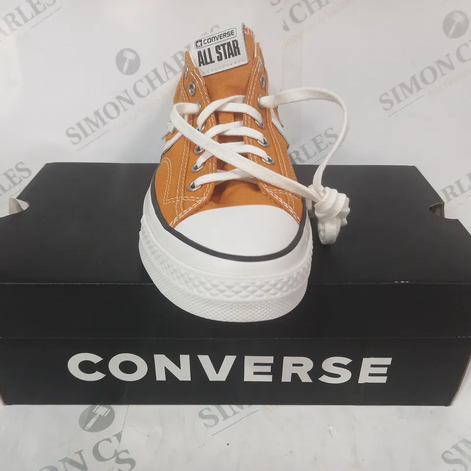 BOXED PAIR OF CONVERSE SHOES IN MUSTARD UK SIZE 8