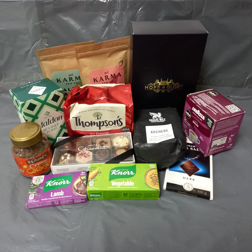 APPROXIMATELY 10 ASSORTED FOOD & DRINK ITEMS TO INCLUDE - HOPE & GLORY TEA - SQUARE MILE KOCHERE COFFEE BEANS - BEANIES CREAMY CARAMEL INSTANT COFFEE - ETC