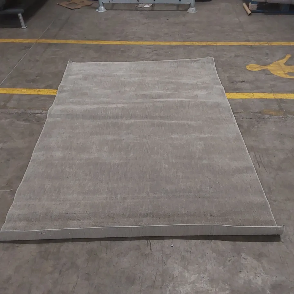 QUALITY DESIGNER ITALIAN MADE EGOPLAIN AREA RUG - 160 x 235cm