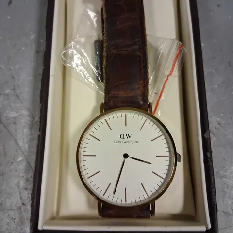 BOXED DANIEL WELLINGTON WRIST WATCH