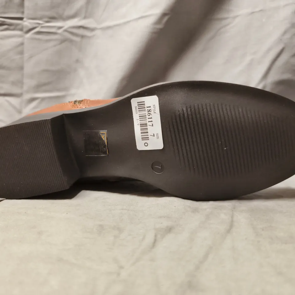 BOXED PAIR OF LILLEY SIDE-ZIP ANKLE BOOTS IN BROWN SIZE 7