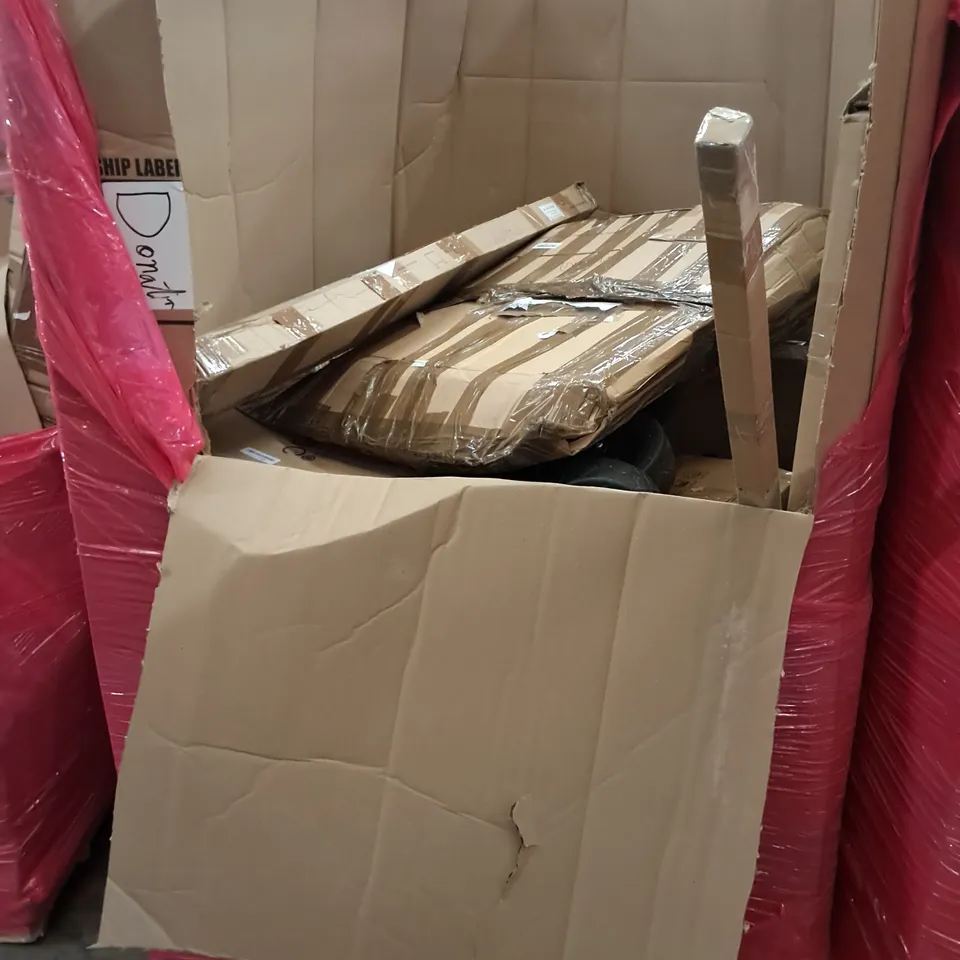 PALLET OF ASSORTED ITEMS TO INCLUDE ARCHERY BOW, MOUNTAIN BIKE HANDLE BARS AND FOLDING HORIZONTAL BAR