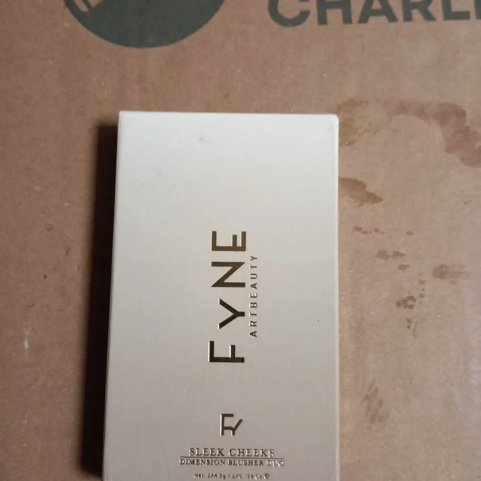 SEALED FYNE ARTBEAUTY SLEEK CHEEKS DIMENSION BLUSHER DUO – MAKE-UP BOXED