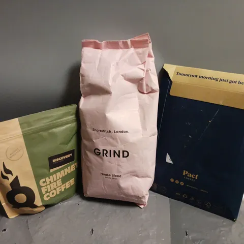 APPROXIMATELY 12 ASSORTED COFFEE & TEA PRODUCTS TO INCLUDE PACT COFFEE SACHET, GRIND HOUSE BLEND, CHIMNEY FIRE COFFEE, ETC