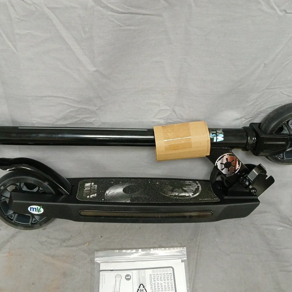 STAR WARS JEDI LIGHTSABER FOLDING INLINE SCOOTER