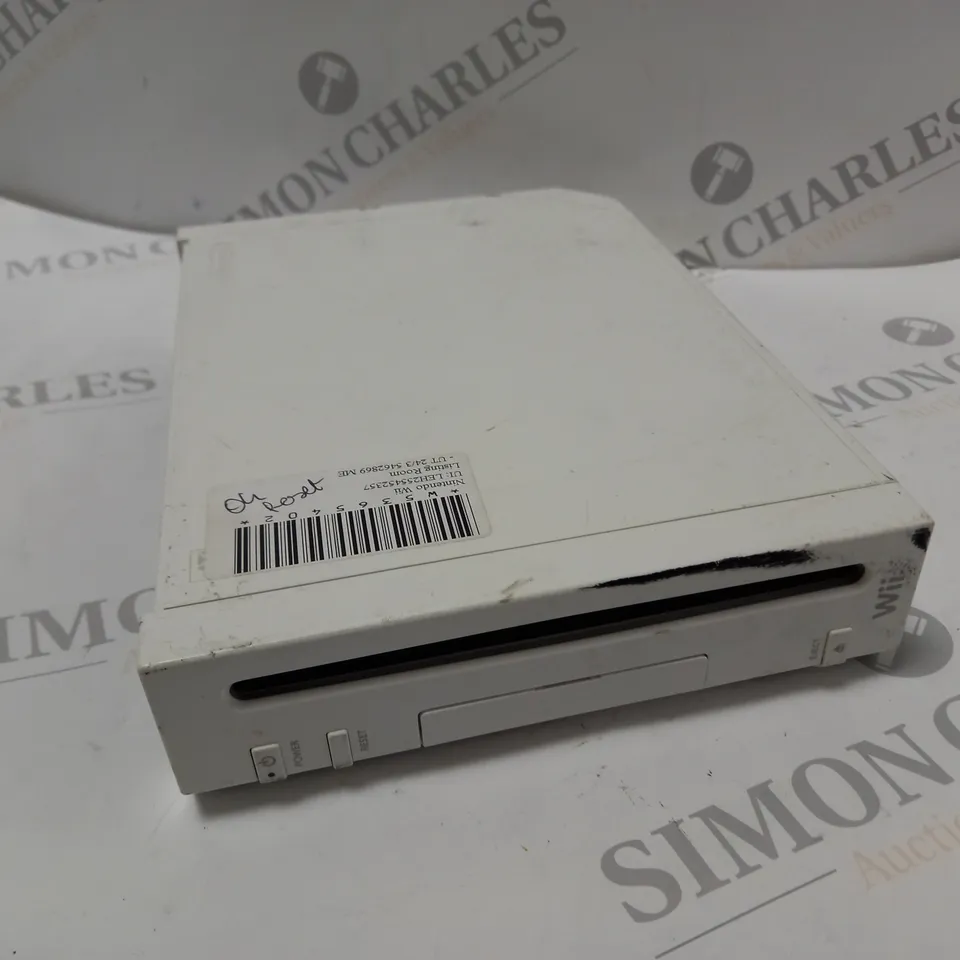 NINTENDO WII GAMES CONSOLE IN WHITE