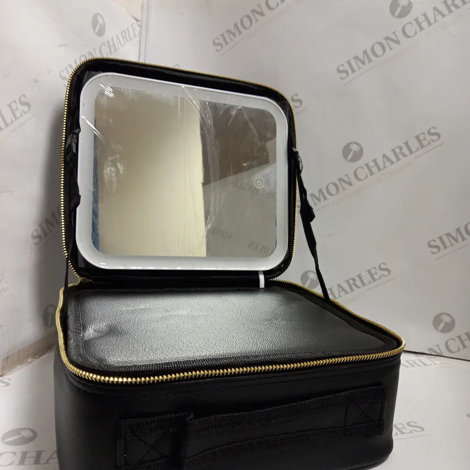 BOXED MON AMI LED FILL LIGHT MIRROR COSMETIC BAG. 
