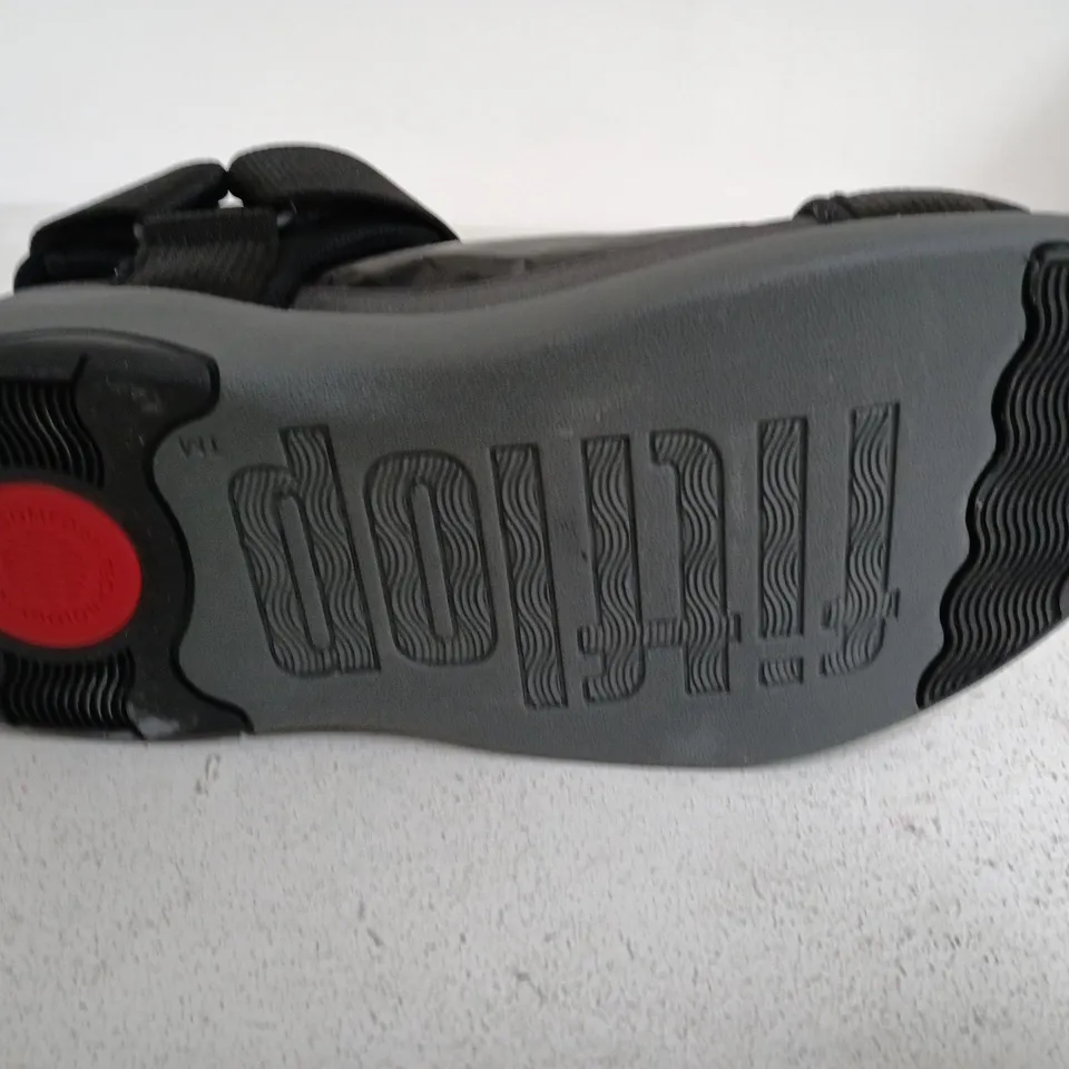 FLTFLOP WEBBING BACK STRAP SANDAL SIZE 8