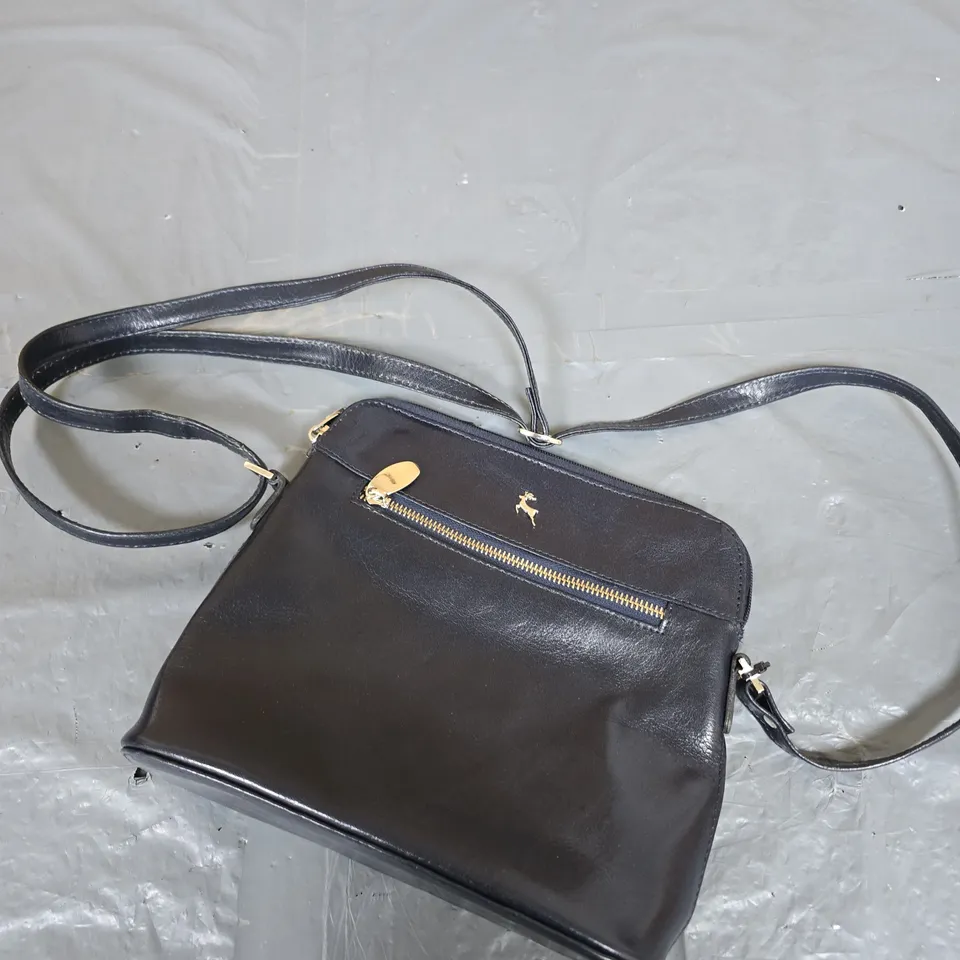 ASHWOOD CROSSBODY BAG IN NAVY