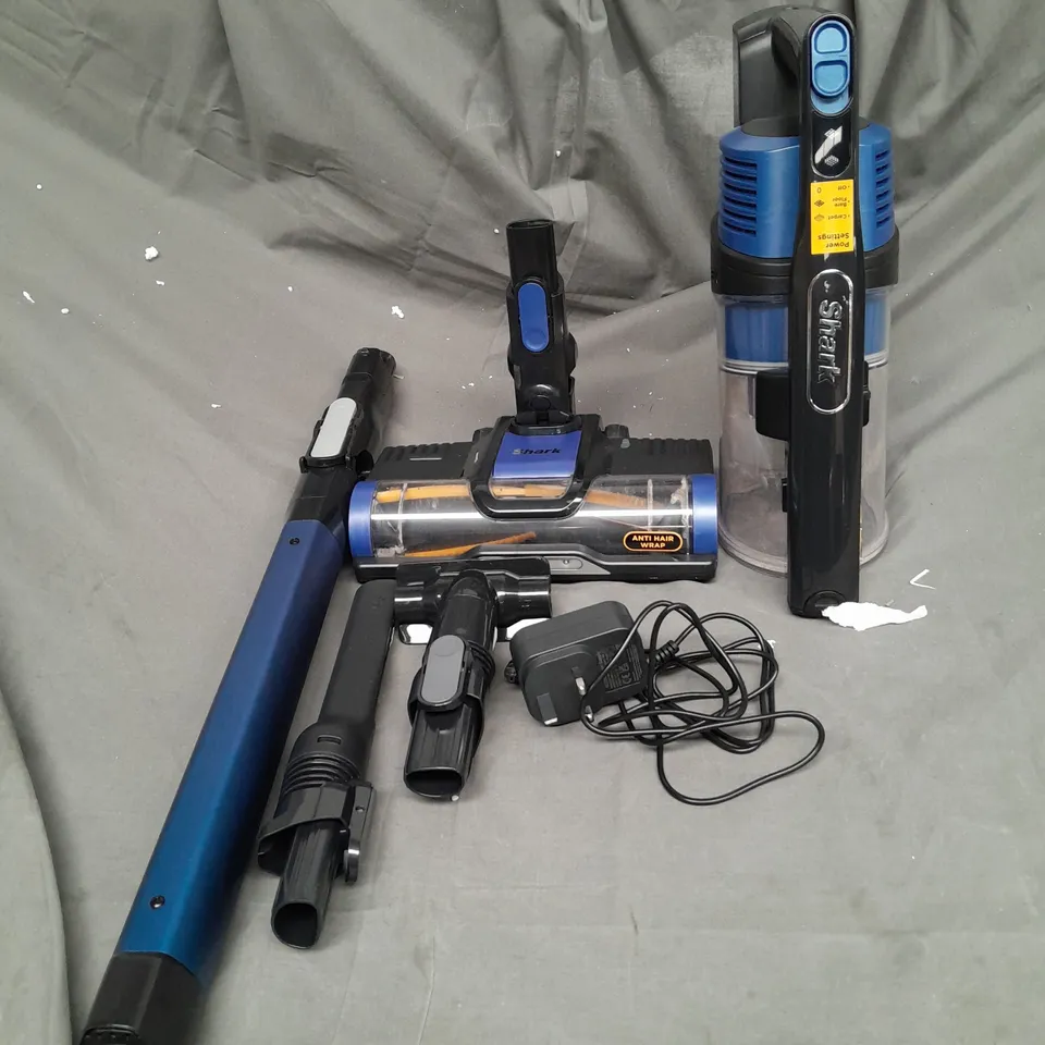 SHARK ANTI HAIR WRAP CORDLESS VACUUM CLEANER IZ202UK