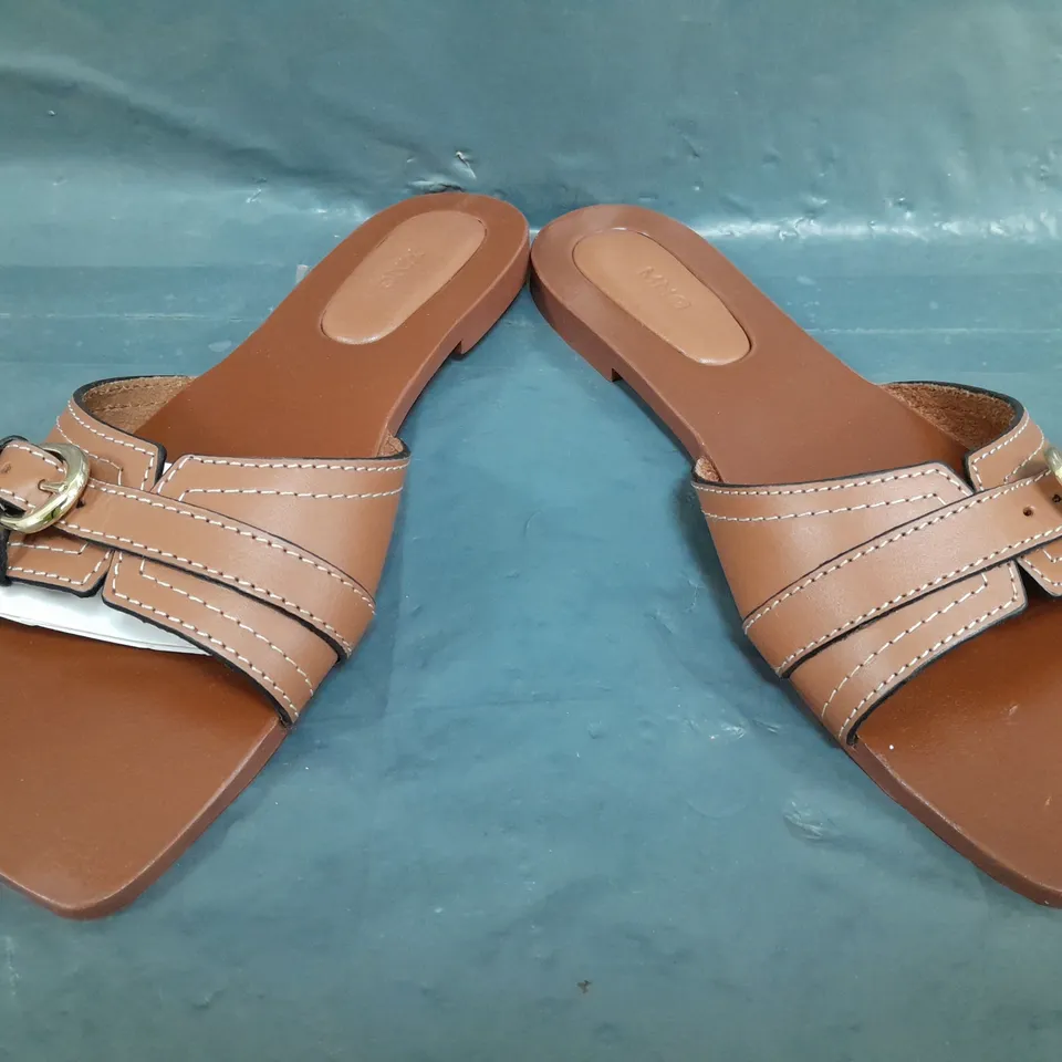 BOXED PAIR OF MNG WOMEN'S SANDALS IN COGNAC SIZE EU 37