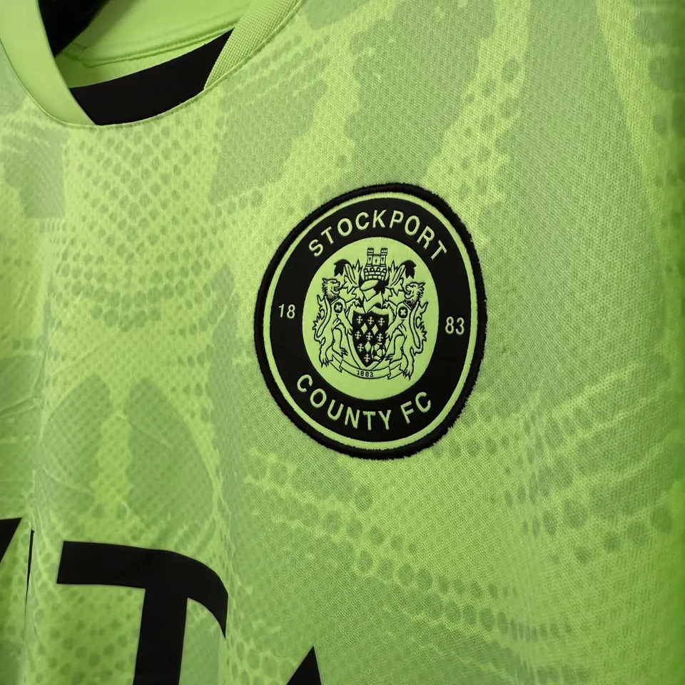 #32 - Andrew Wogan - Play-Off Goalkeeper Shirt 24/25 - Size L