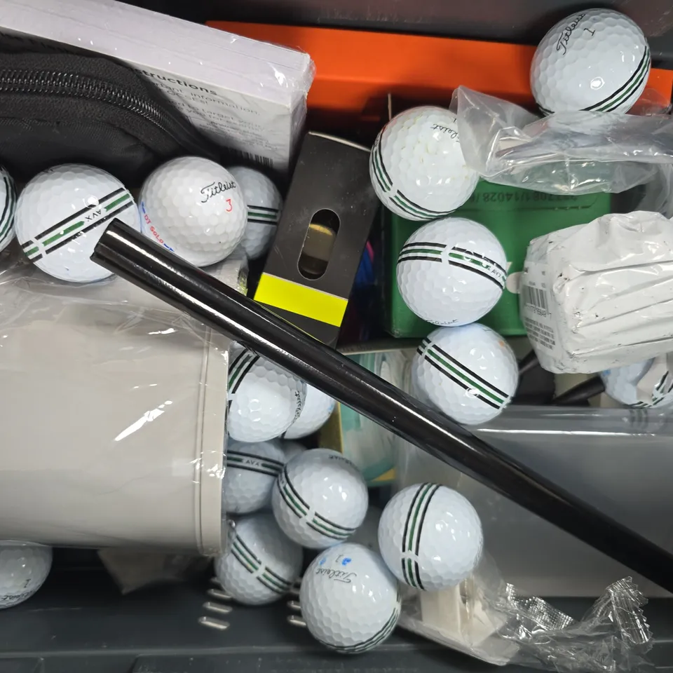 APPROXIMATELY 10 ASSORTED HOUSEHOLD ITEMS TO INCLUDE KAGESPADE CAKE SERVER, ETC