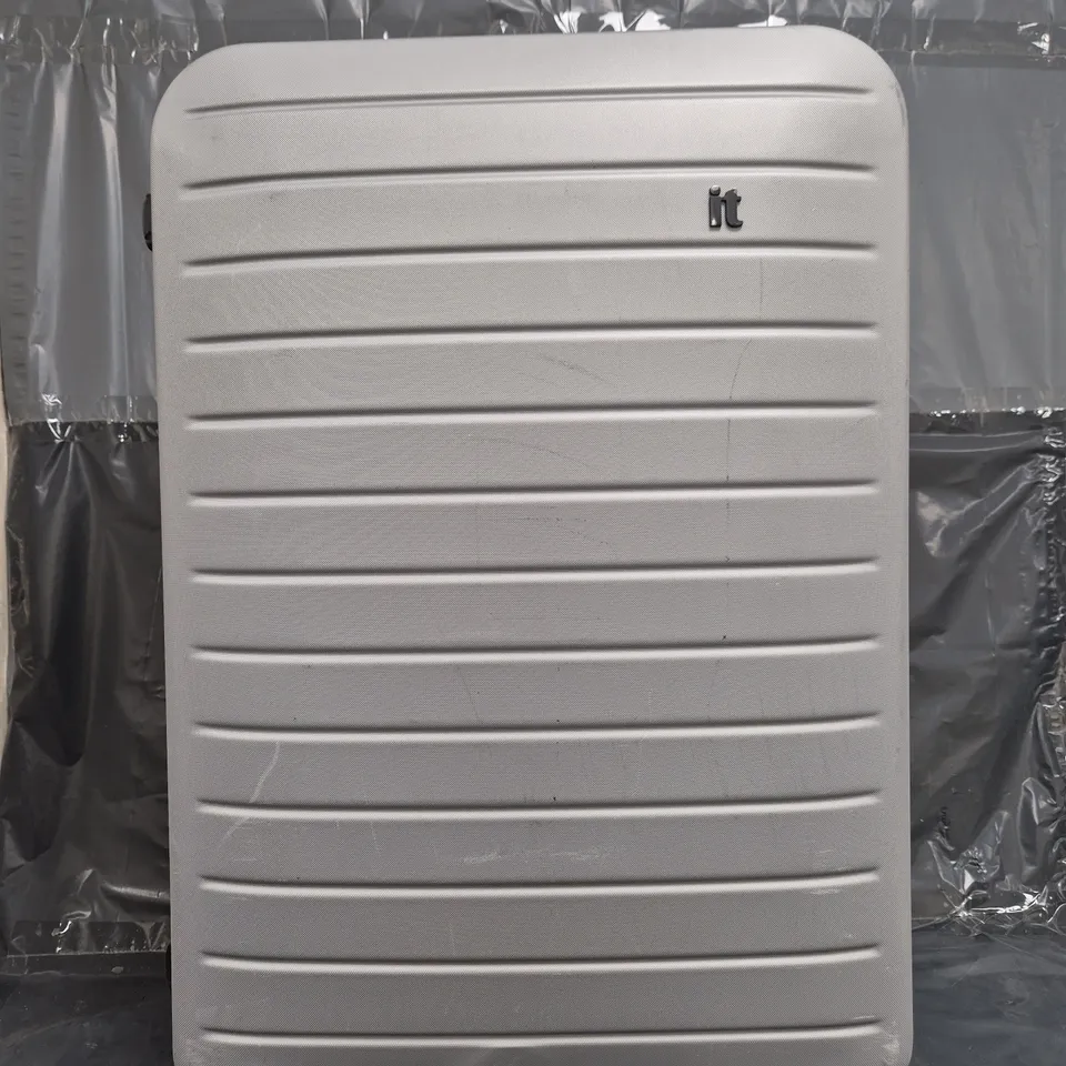 IT LUGGAGE LEGION SILVER LARGE SUITCASE