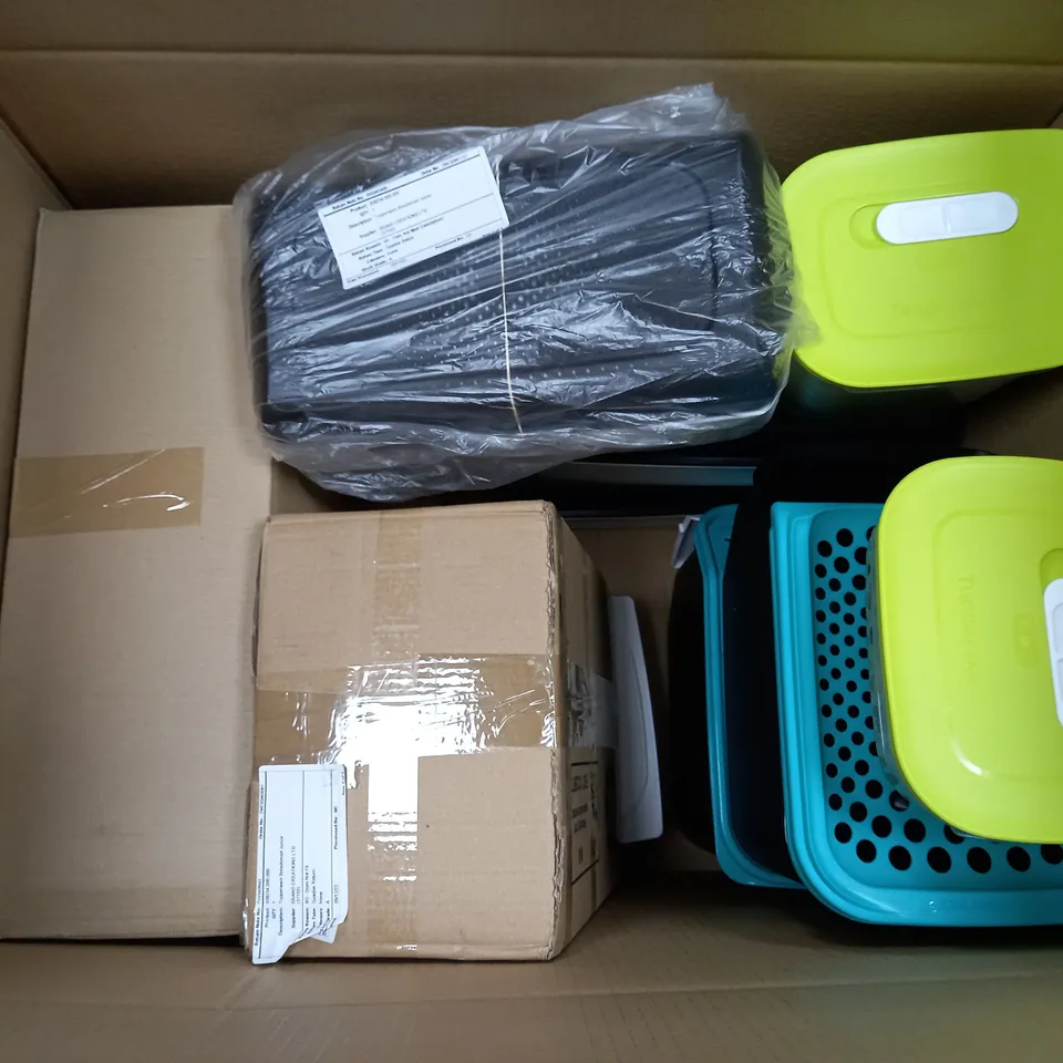 BOX OF APPROX 10 ASSORTED TUPPERWARE TO INCLUDE ULTIMATE SMART BUNDLE, BREADSMART JUINOR, ETC.