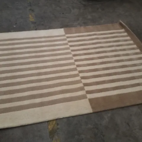 QUALITY DESIGNER AREA RUG APPROXIMATELY 150×230CM