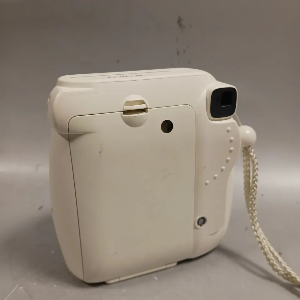 INSTAX MINI 8 INSTANT CAMERA 