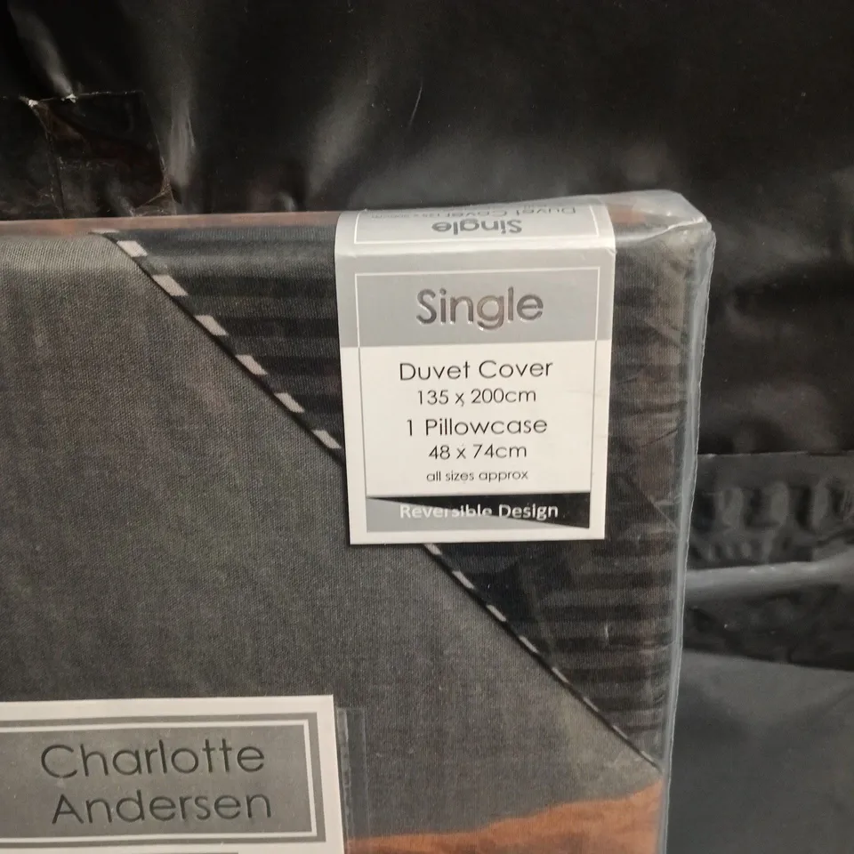 CHARLOTTE ANDERSEN SINGLE DUVET COVER – 135 X 200 CM, INCLUDES 1 PILLOWCASE, REVERSIBLE DESIGN