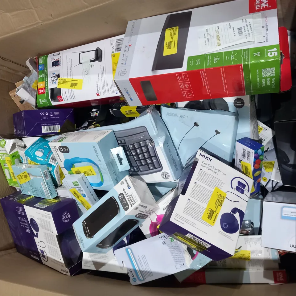 LARGE BOX OF ASSORTED ELECTRICAL GOODS TO INCLUDE;