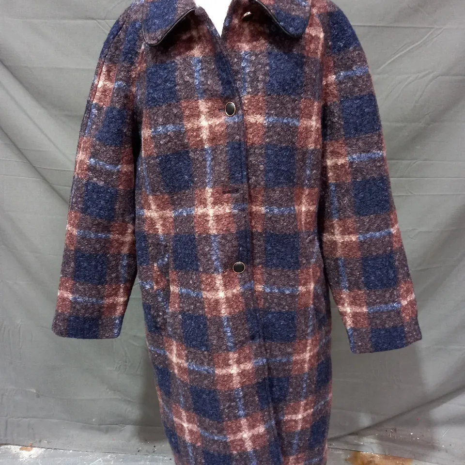 ELLEN TRACY COAT IN NAVY CHECK SIZE LARGE
