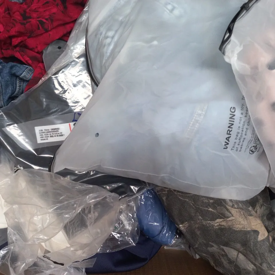 APPROXIMATELY 20 ASSORTED CLOTHING AND FASHION PRODUCTS IN VARIOUS STYLES AND SIZES - COLLECTION ONLY