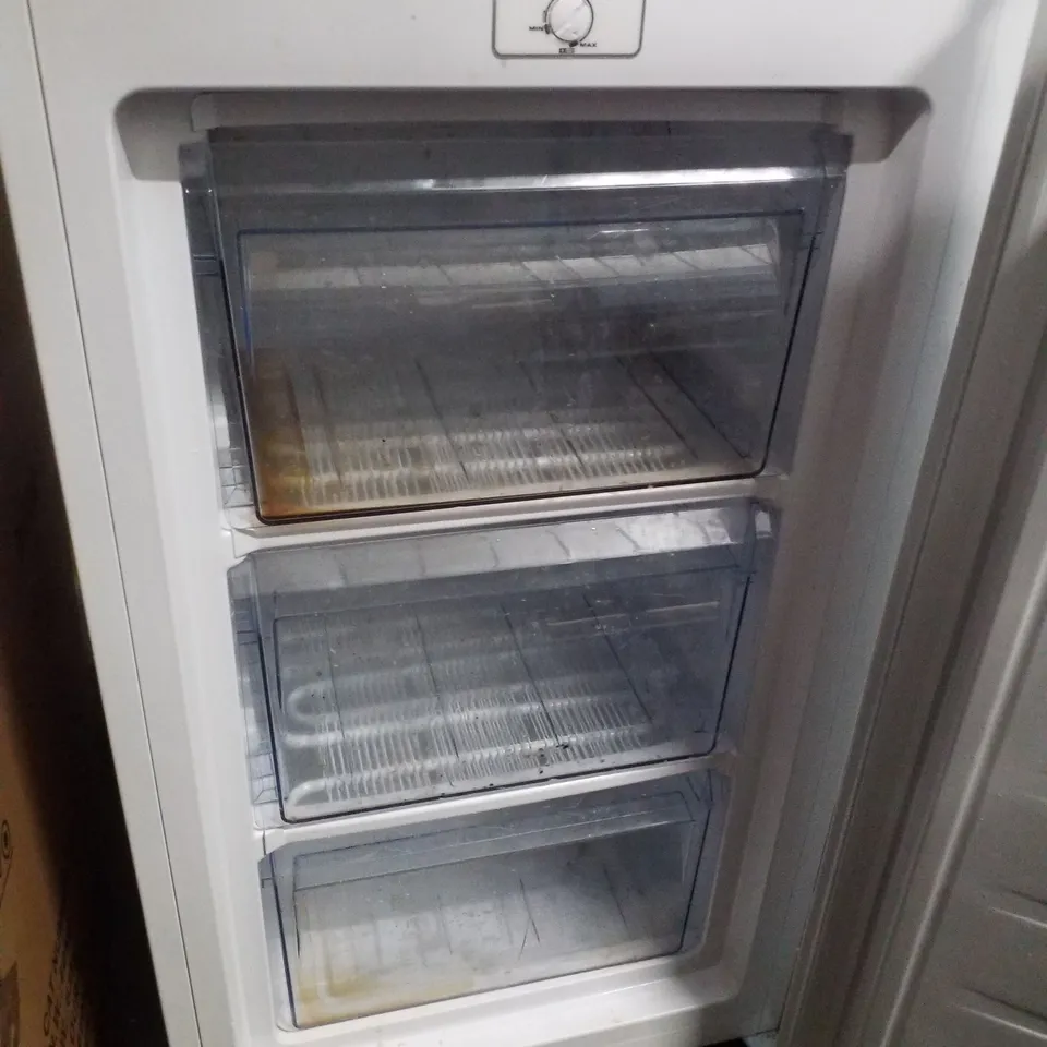 SWAN SR156150W 47CM UNDER-COUNTER FREEZER - WHITE