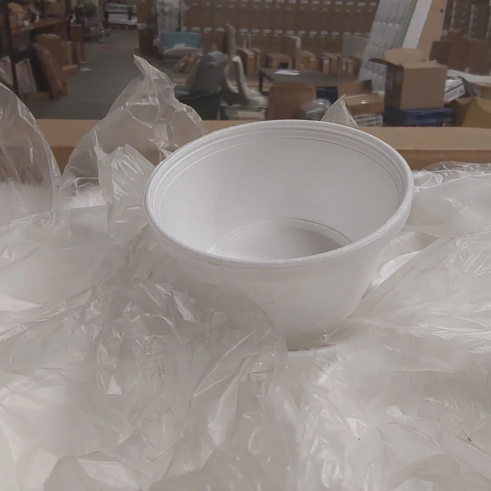 BOX CONTAINING A VERY LARGE QUANTITY OF BRAND NEW DART JCUP 8OZ HOT OR COLD INSULATED FOOD CONTAINERS - NO LIDS