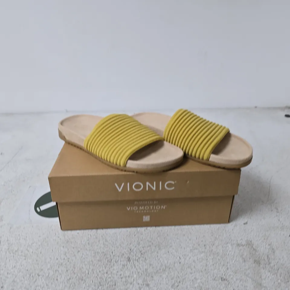VIONIC SIZE 6 YELLOW SANDALS BOXED