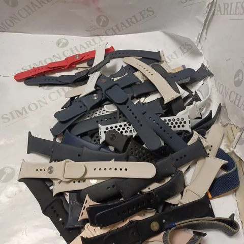 APPROXIMATELY 30 ASSORTED LOOSE SMART WATCH STRAPS IN VARIOUS DESIGNS & SIZES