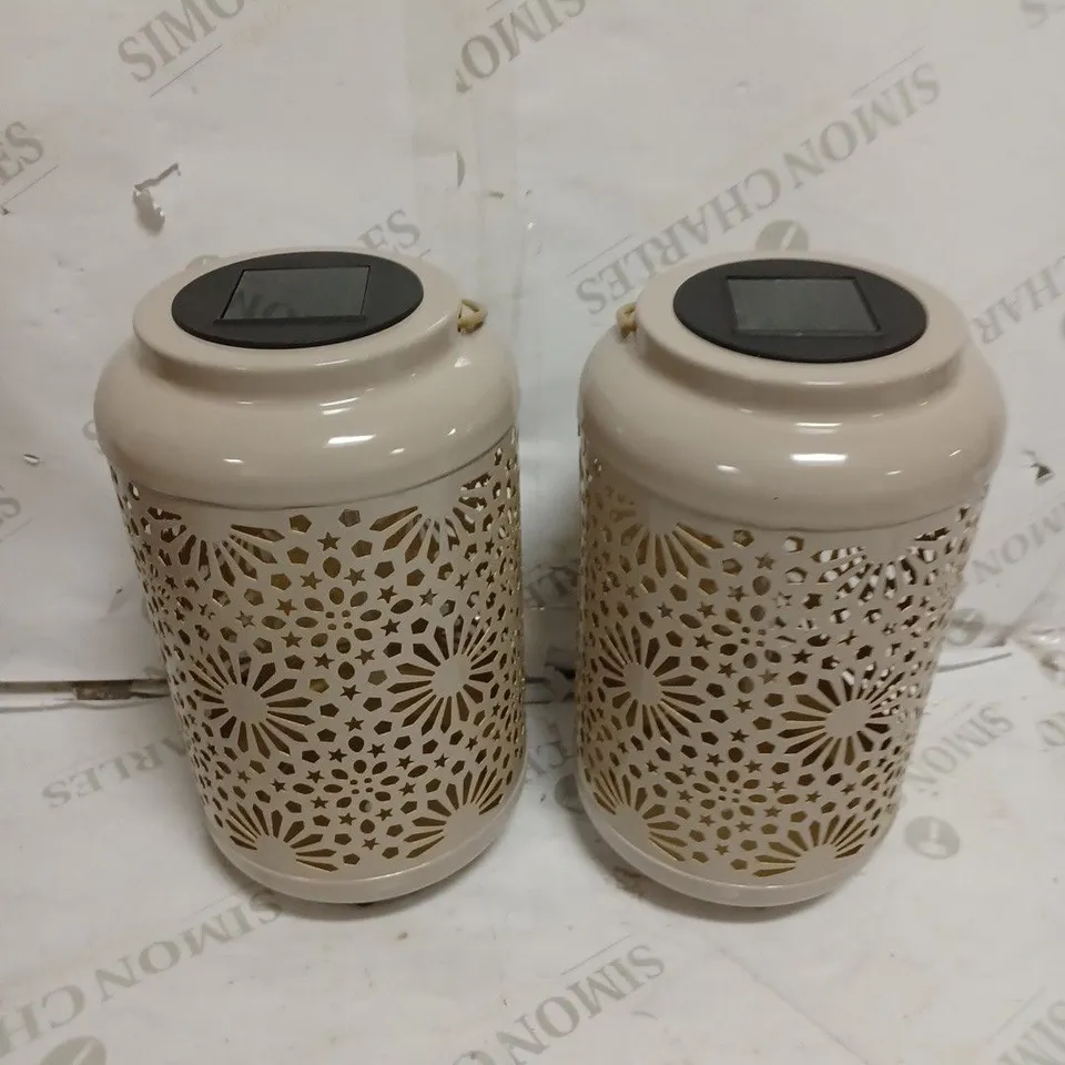 GARDEN REFLECTIONS SET OF 2 PATTERNED SOLAR LANTERNS, FLOWER
