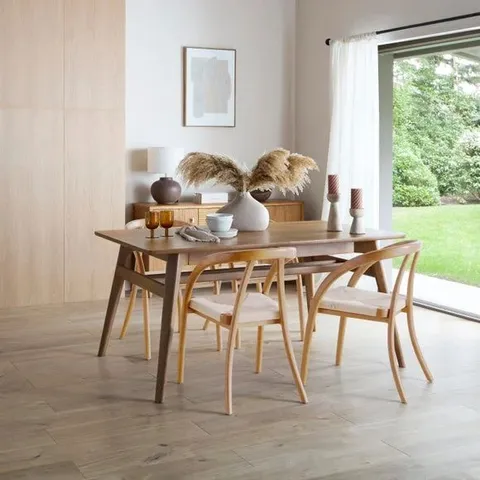 BOXED OLSSON 4-6 SEATER RECTANGULAR EXTENDING DINING TABLE (1 BOX)