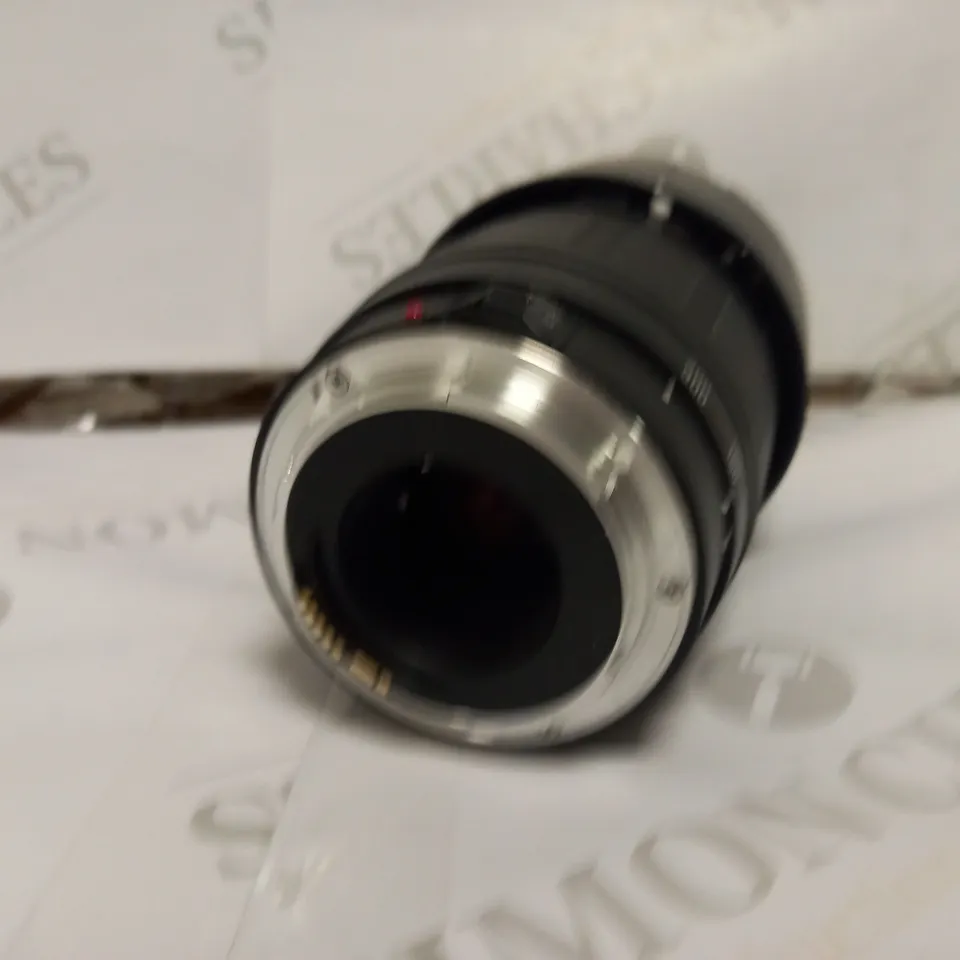 TAMRON 70-300MM 0.95M LENS