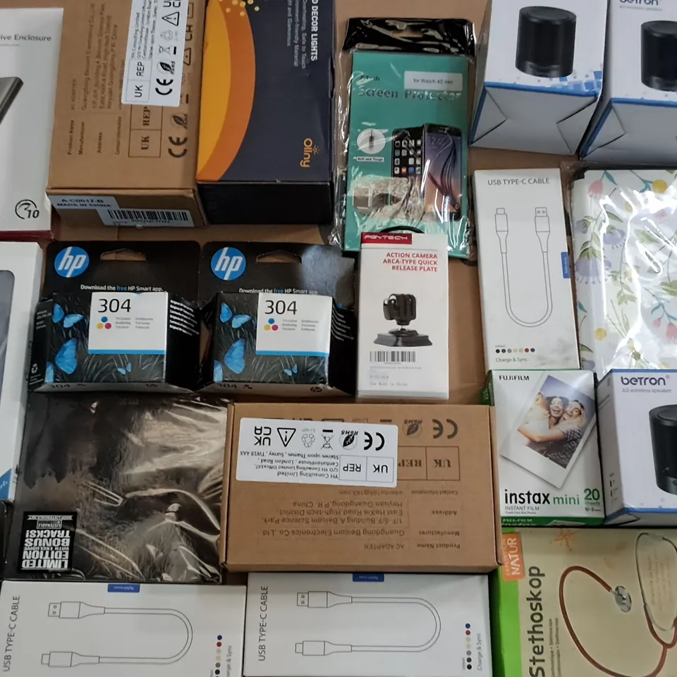 LARGE QUANTITY OF ASSORTED ITEMS TO INCLUDE SSD DRIVE ENCLOSURE, BETRON WIRELESS SPEAKERS AND HP PRINTER INKS