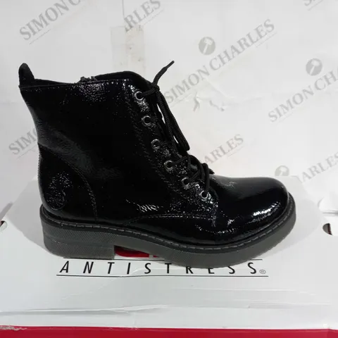 REIKER BLACK LACE UP BOOT SIZE 4- BOXED 
