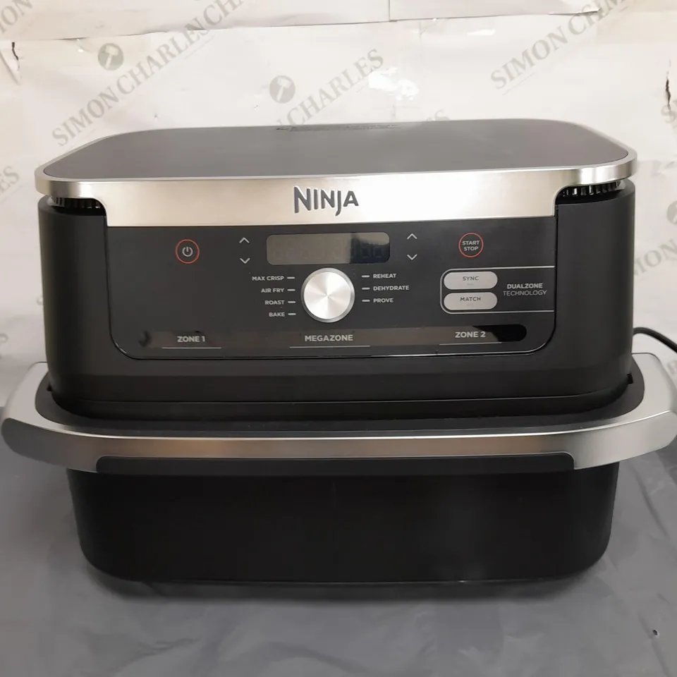 BOXED NINJA 10.4L FOODI FLEXDRAWER DUAL AIR FRYER IN BLACK AF500UK