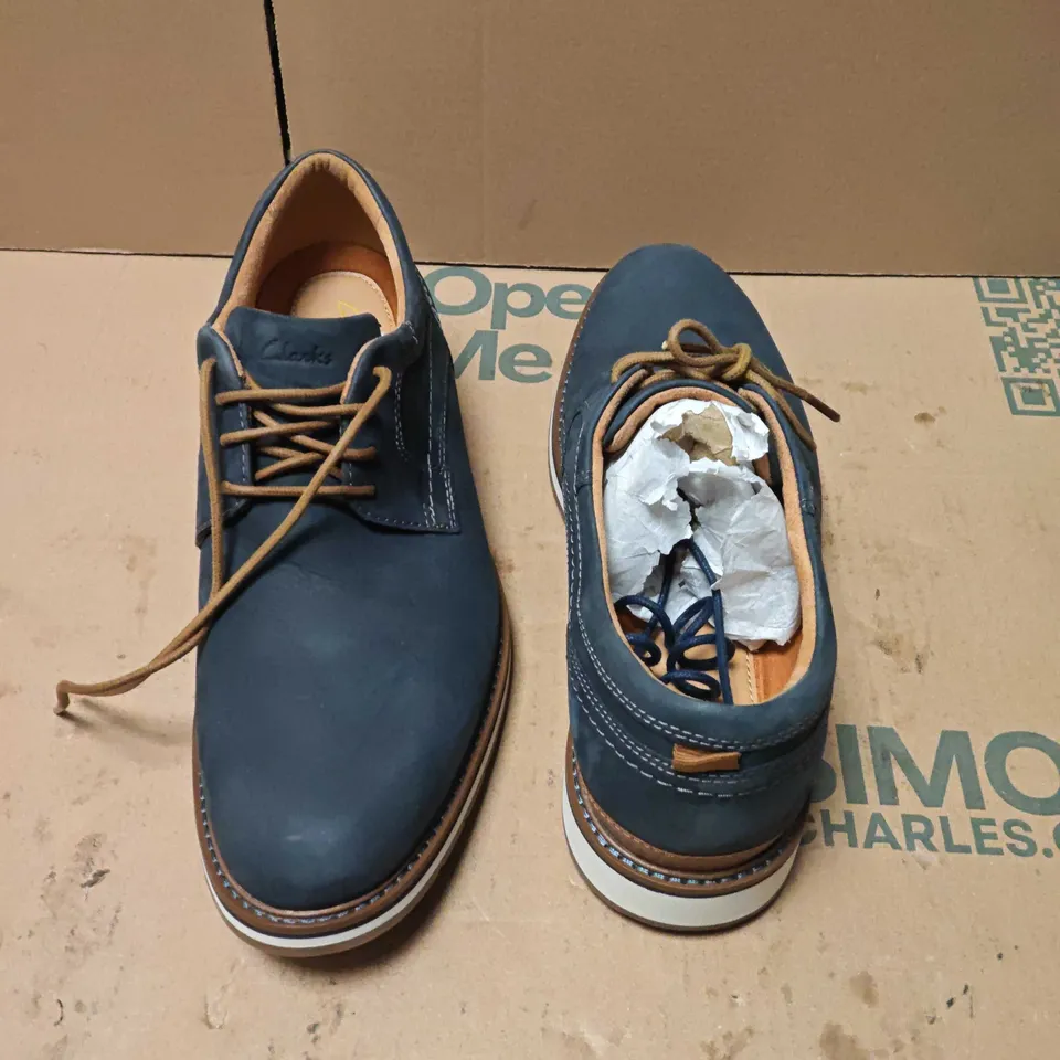 UNBOXED CLARKS NAVY CASUAL LACE-UP SHOES - UK 10 G