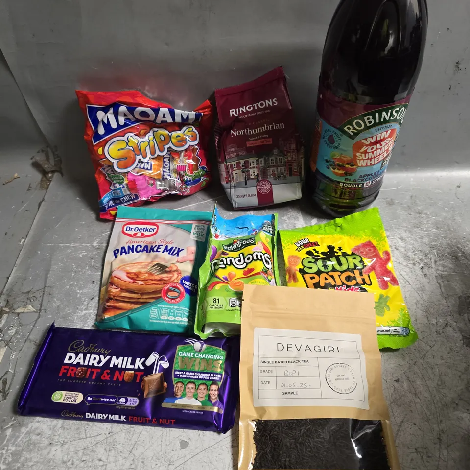 APPROXIMATELY 15 ASSORTED FOOD/DRINK PRODUCTS TO INCLUDE ROBINSONS DRINK, RINGTONS LOOSE TEA, DAIRY MILK FRUIT & NUT ETC 