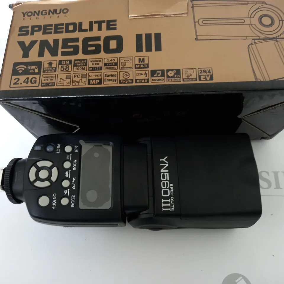 BOXED YONGUO SPEEDLITE YN560 3 CAMERA FLASH