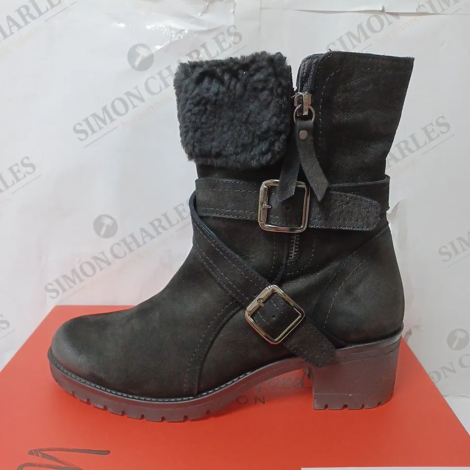 BOXED RUTH LANGSFORD CASUAL BOOTS, BLACK - SIZE 6