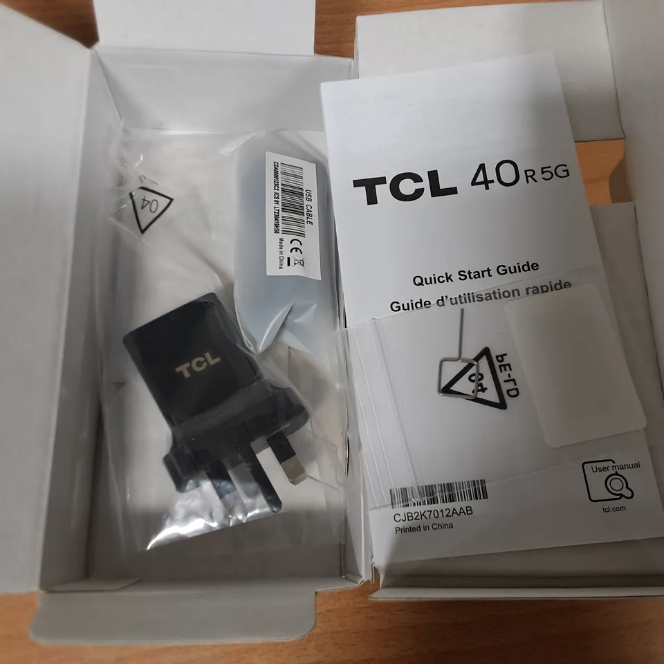 BOXED TCL 40 R5G IN STARLIGHT BLACK - T771K