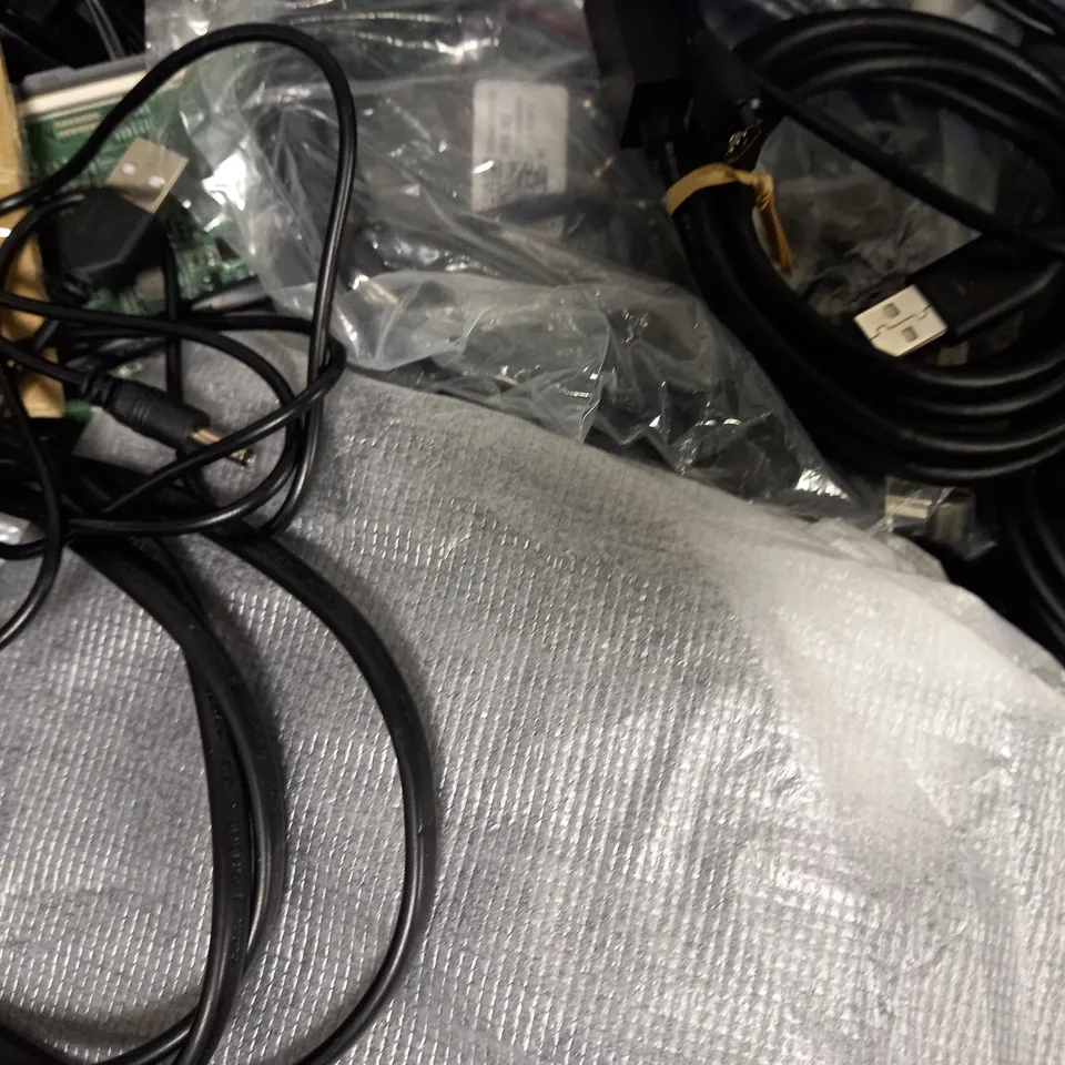 APPROXIMATELY 15 ASSORTED HOUSEHOLD ITEMS TO INCLUDE SKY REMOTE, USB TESTER, ETC