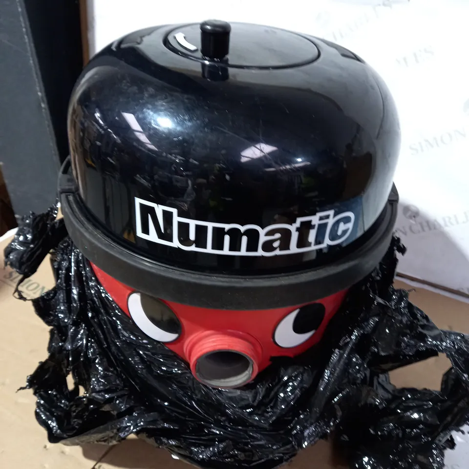 NUMATIC INTERNATIONAL HENRY HOOVER HVR200