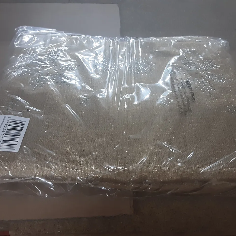 BOXED 50PC CHRISTMAS BOX DINNER SET