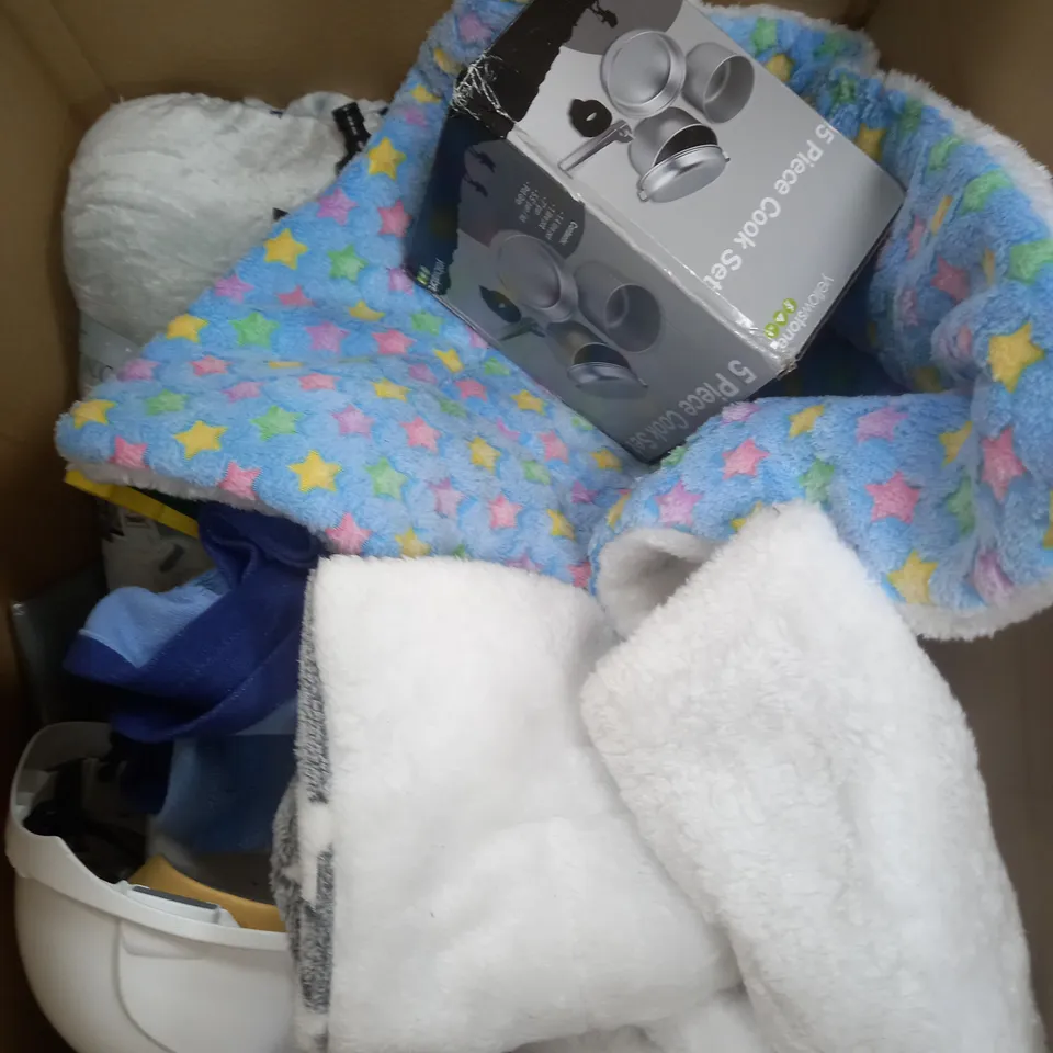 BOX OF APPROXIMATELY 15 ASSORTED HOUSEHOLD ITEMS TO CONTAIN CAT SCRATCH POLE, DOG FIGURE OF 8 CHEW TOY, ALITEX COFFEE MUG ETC 